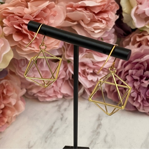 Beautiful Geometric Lantern Dangle Earrings - Picture 15 of 16